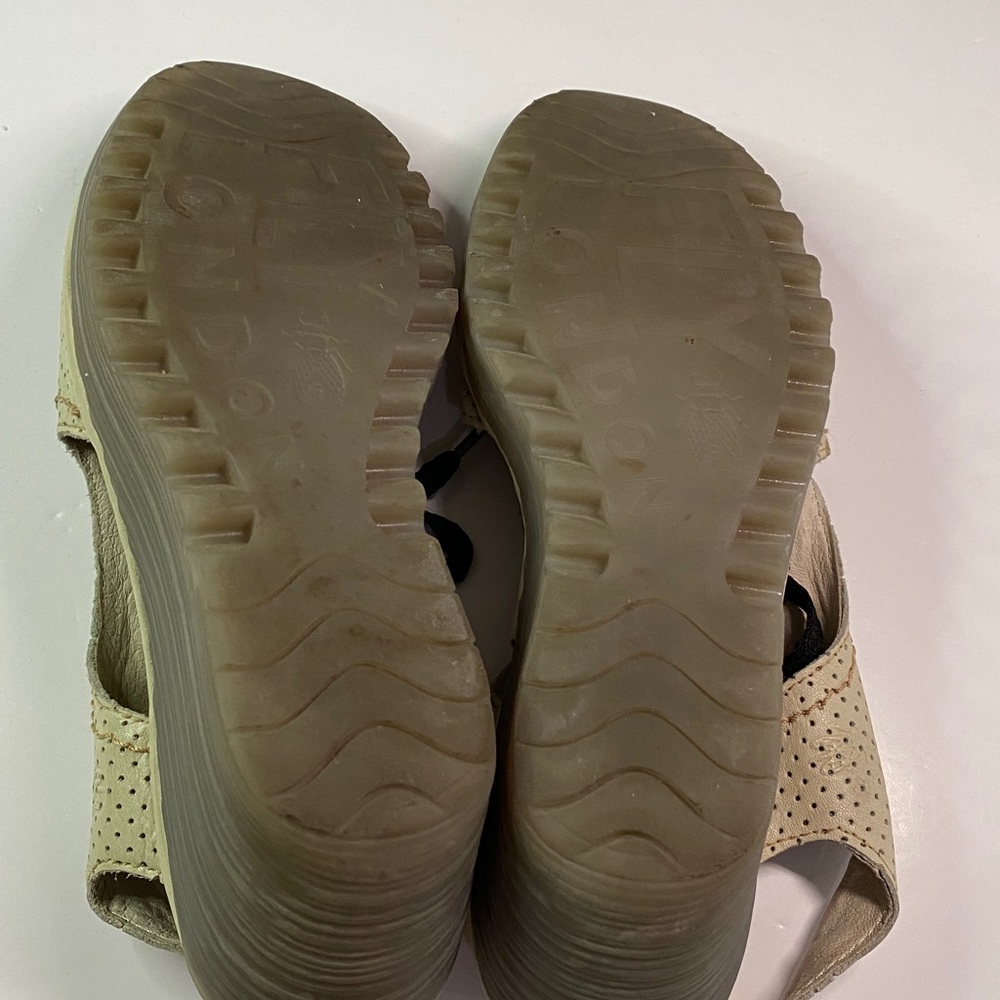 Fly London Wedge Leather Sandals Size 9 Cream Cut Out Perforated Lace Ups - Picture 8 of 16